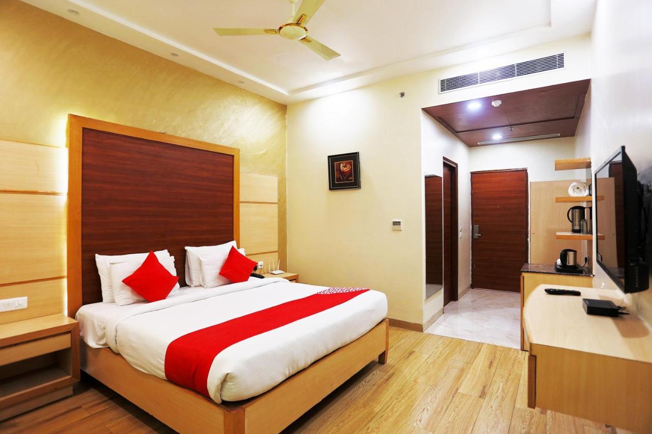 Hotel Capital O Green Palms Near Jhilmil Metro Station Nowe Delhi Zewnętrze zdjęcie