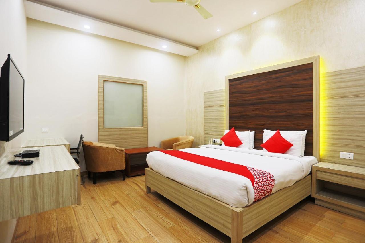 Hotel Capital O Green Palms Near Jhilmil Metro Station Nowe Delhi Zewnętrze zdjęcie