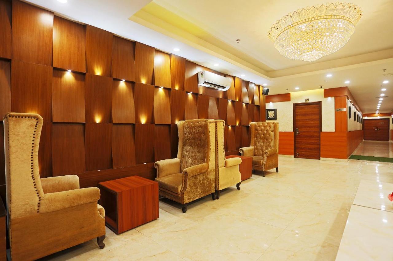 Hotel Capital O Green Palms Near Jhilmil Metro Station Nowe Delhi Zewnętrze zdjęcie