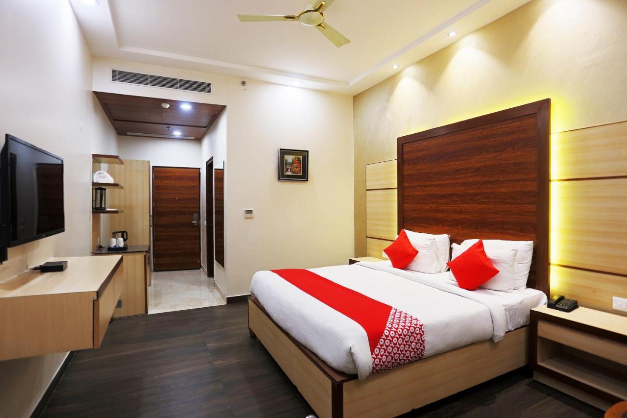 Hotel Capital O Green Palms Near Jhilmil Metro Station Nowe Delhi Zewnętrze zdjęcie